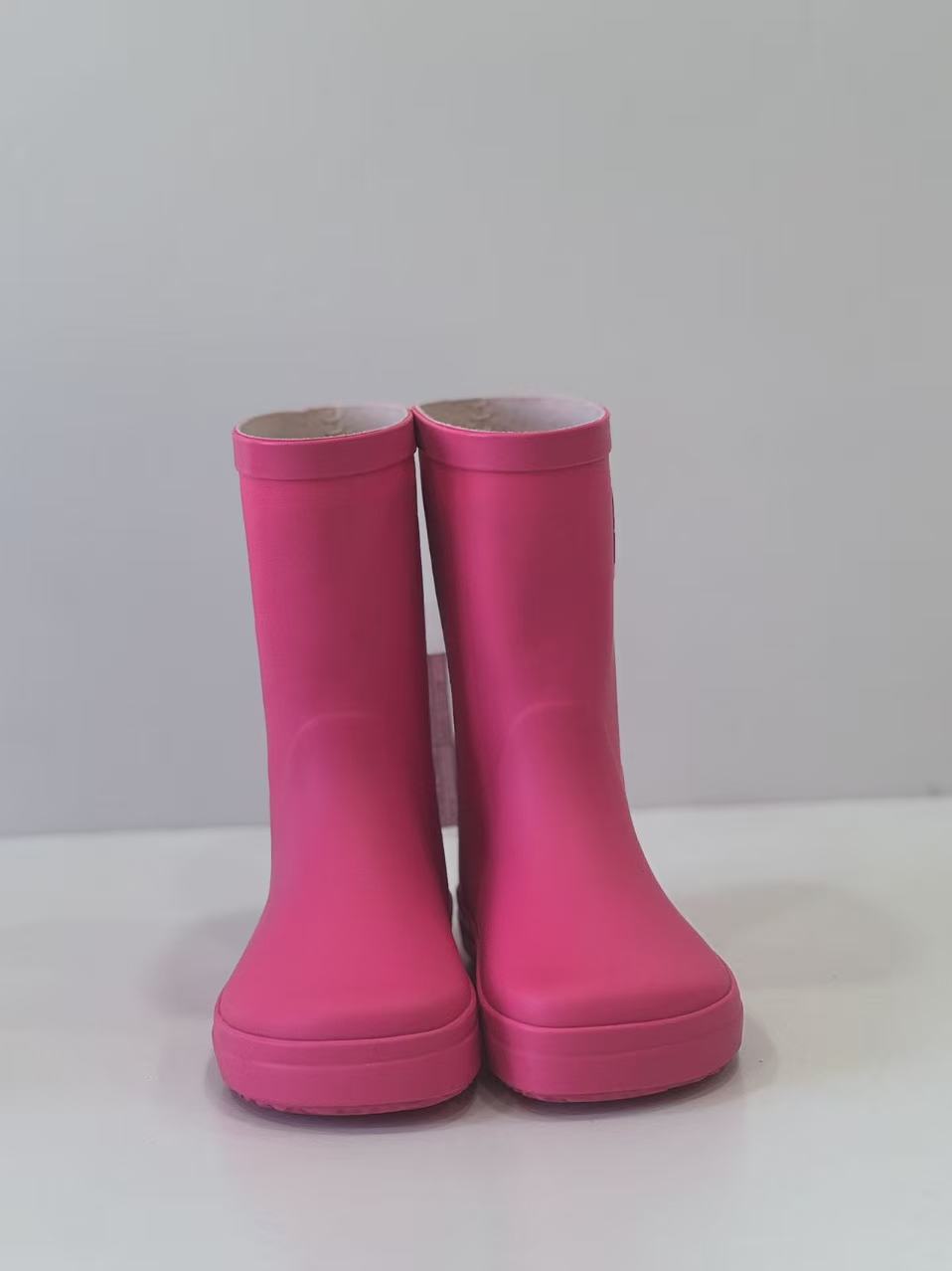 Botas de látex coloridas para crianças